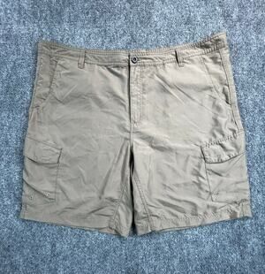 Magellan Outdoors Water Repellent Fishing Cargo Shorts Men's Size 44 Beige